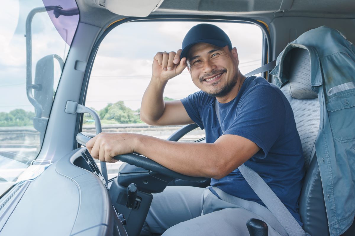 Buscando emprego de motorista? Destaque o seu currículo| Fonte: Shutterstock